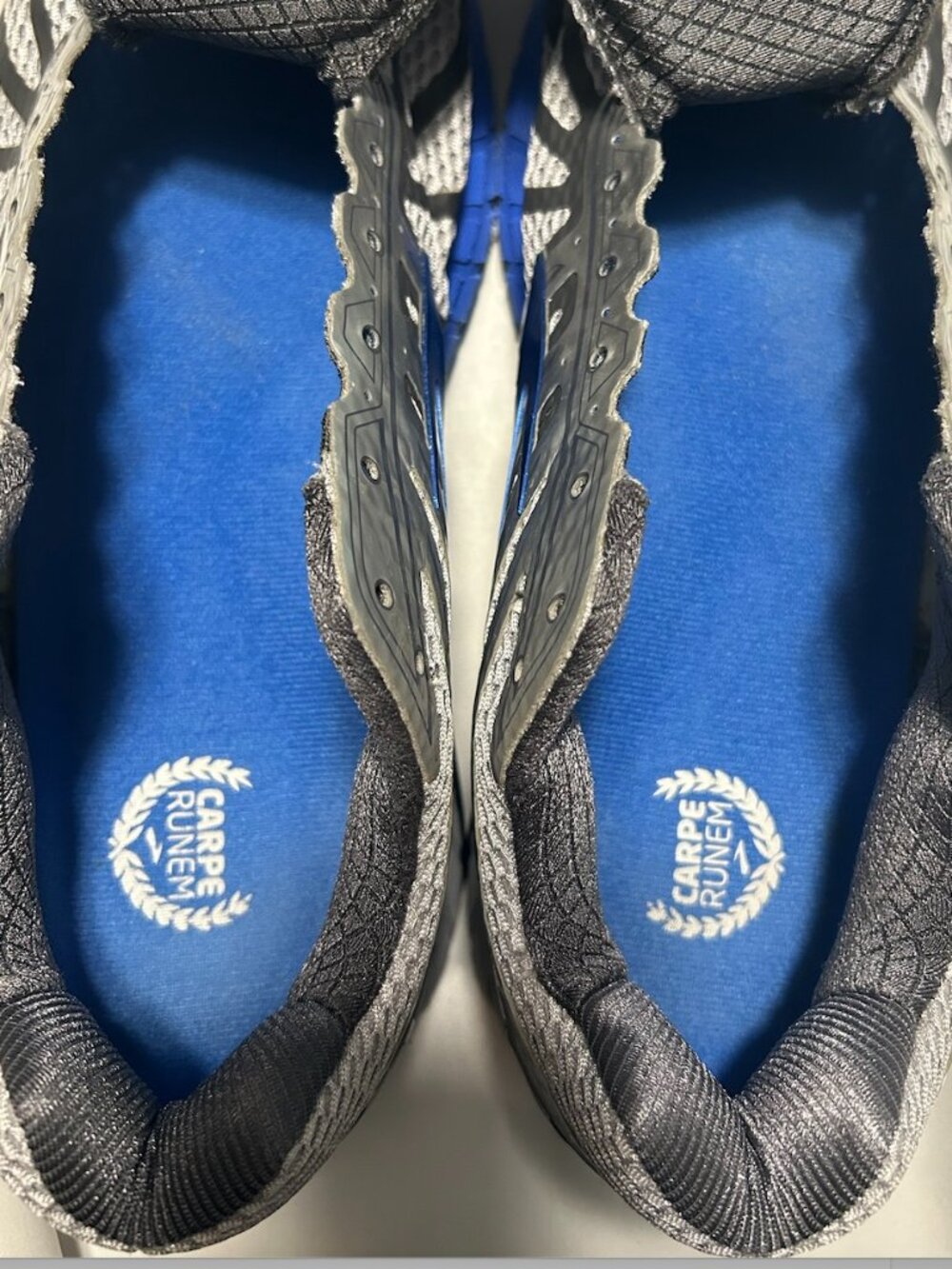 Brooks Beast '16 'Silver Electric Blue' Running Sneakers Men's Size 11.5 2E - Picture 14 of 16